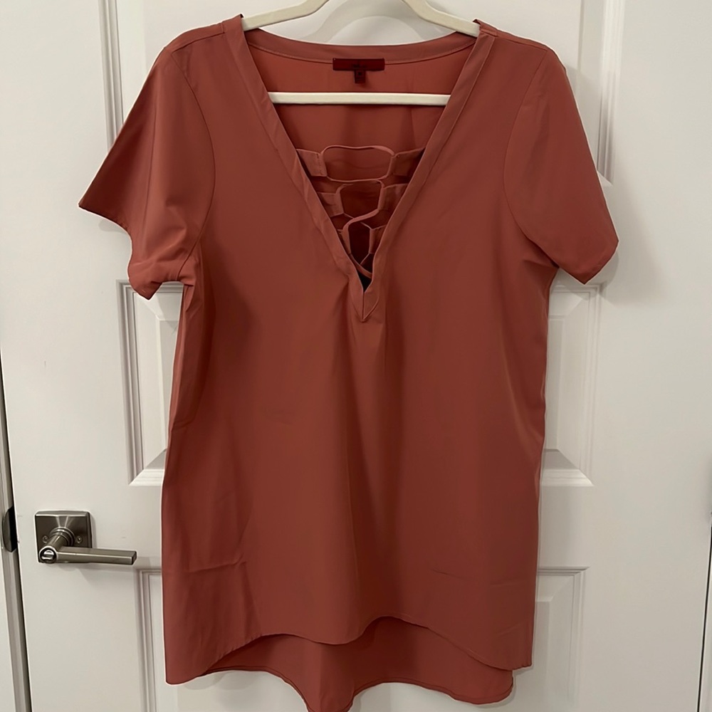 Buckle top size medium